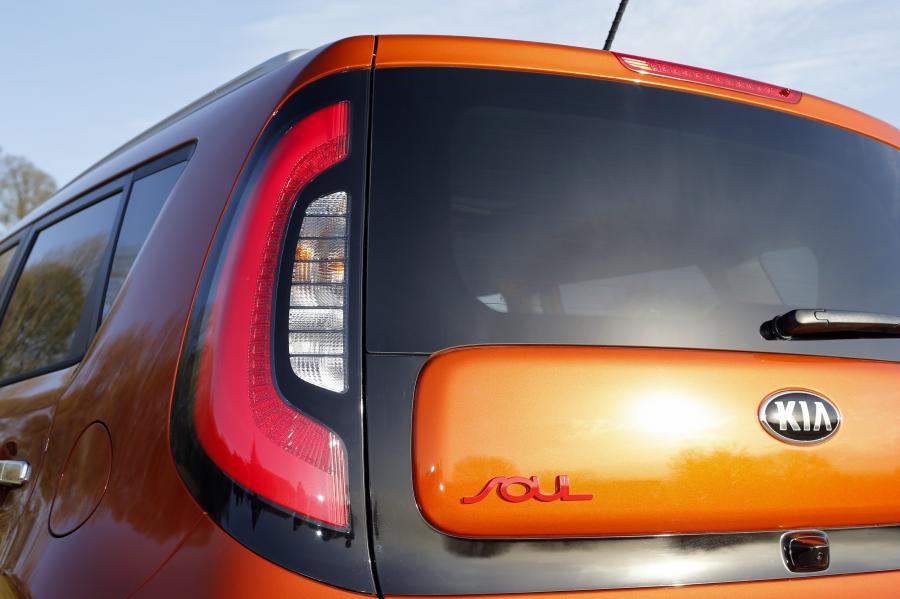 Детали экстерьера Kia Soul Turbo 2016 года  (UK) (фото 15 из 16)